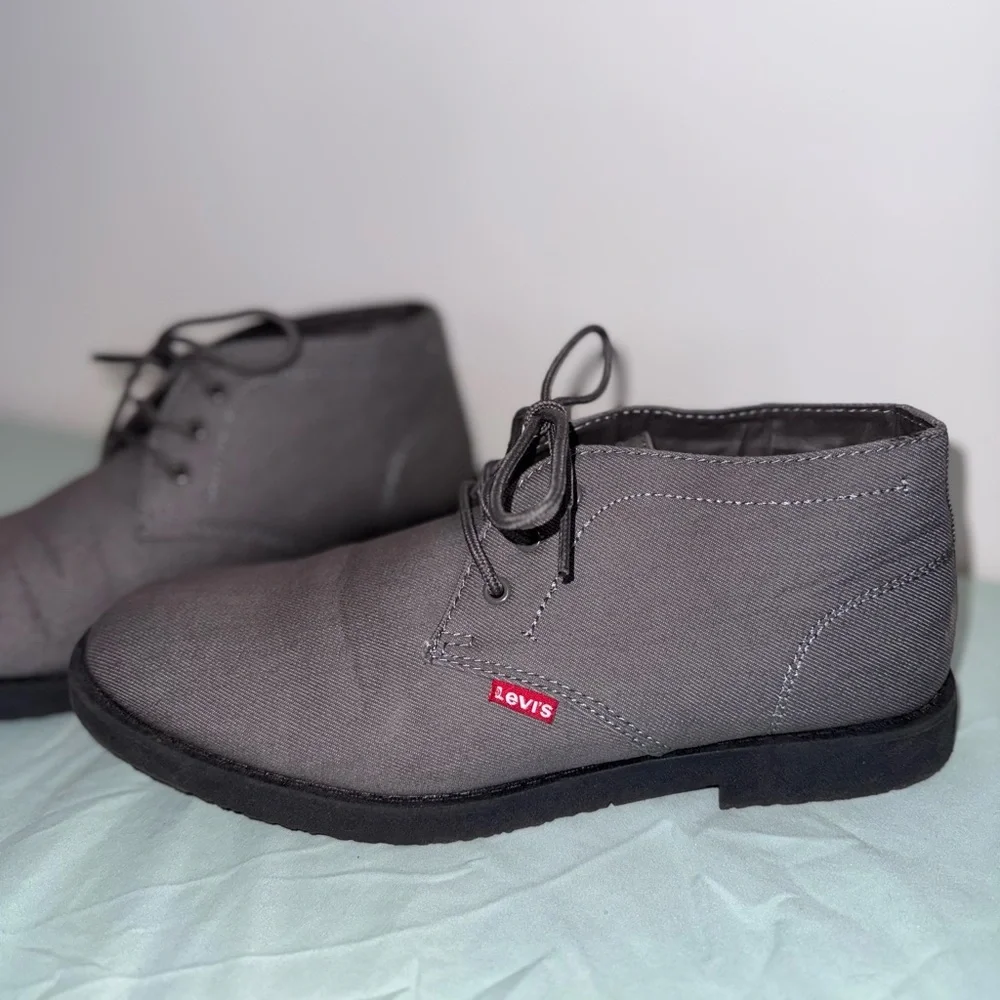 Levi's Gray Chukka Boots for Men Size 9.5
